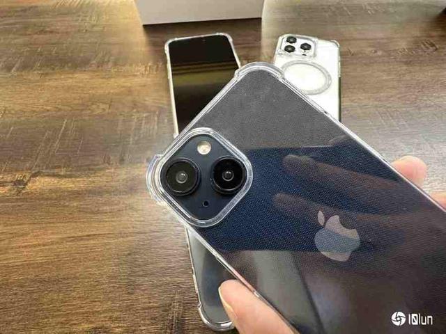 iPhone 15ģͻˣUSB-C˿ڡPro;İѹʽ