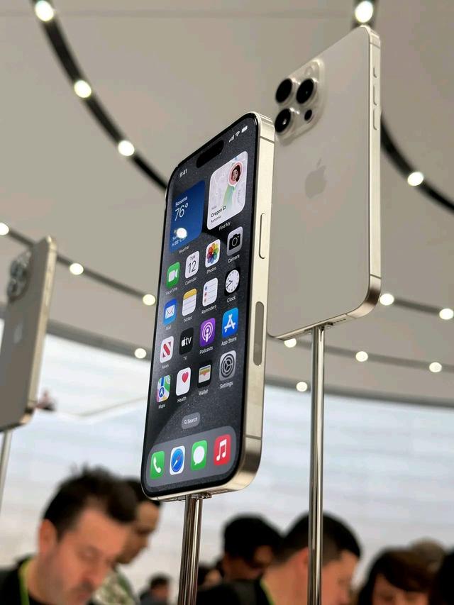 ƻiPhone15Proϵоƽ̨ԤԼͼƬ200鵲ס