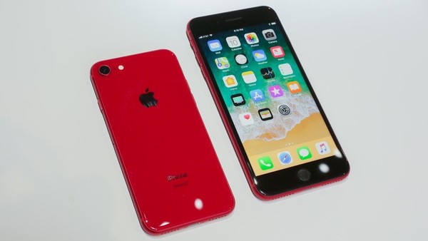 iPhone8红色特别版真机上手骚气十足!