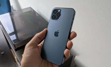 蘋果手機進水自己會干嗎 iphone掉水裡馬上撈起來有事嗎