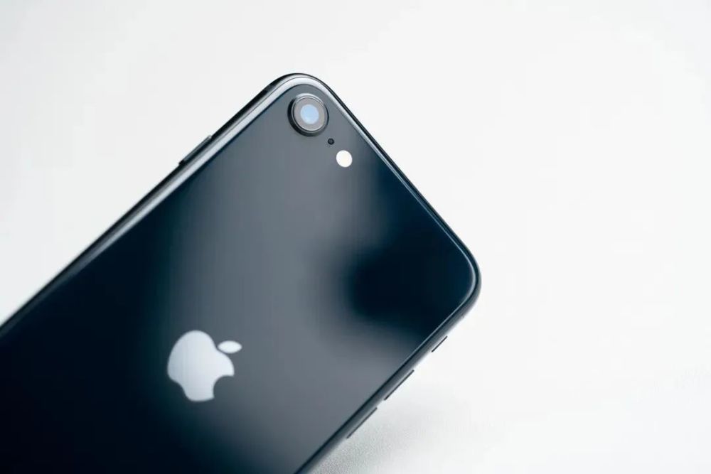 iPhone 15 全系大變樣，剛買 14 的哭了