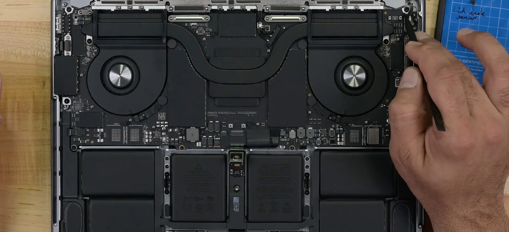 iFixit  2023 ƻ MacBook Pro M2 Pro / Max Ͽû