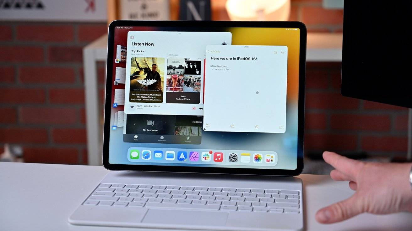 使用 iPadOS 16 體驗 Stage Manager 和外接顯示器