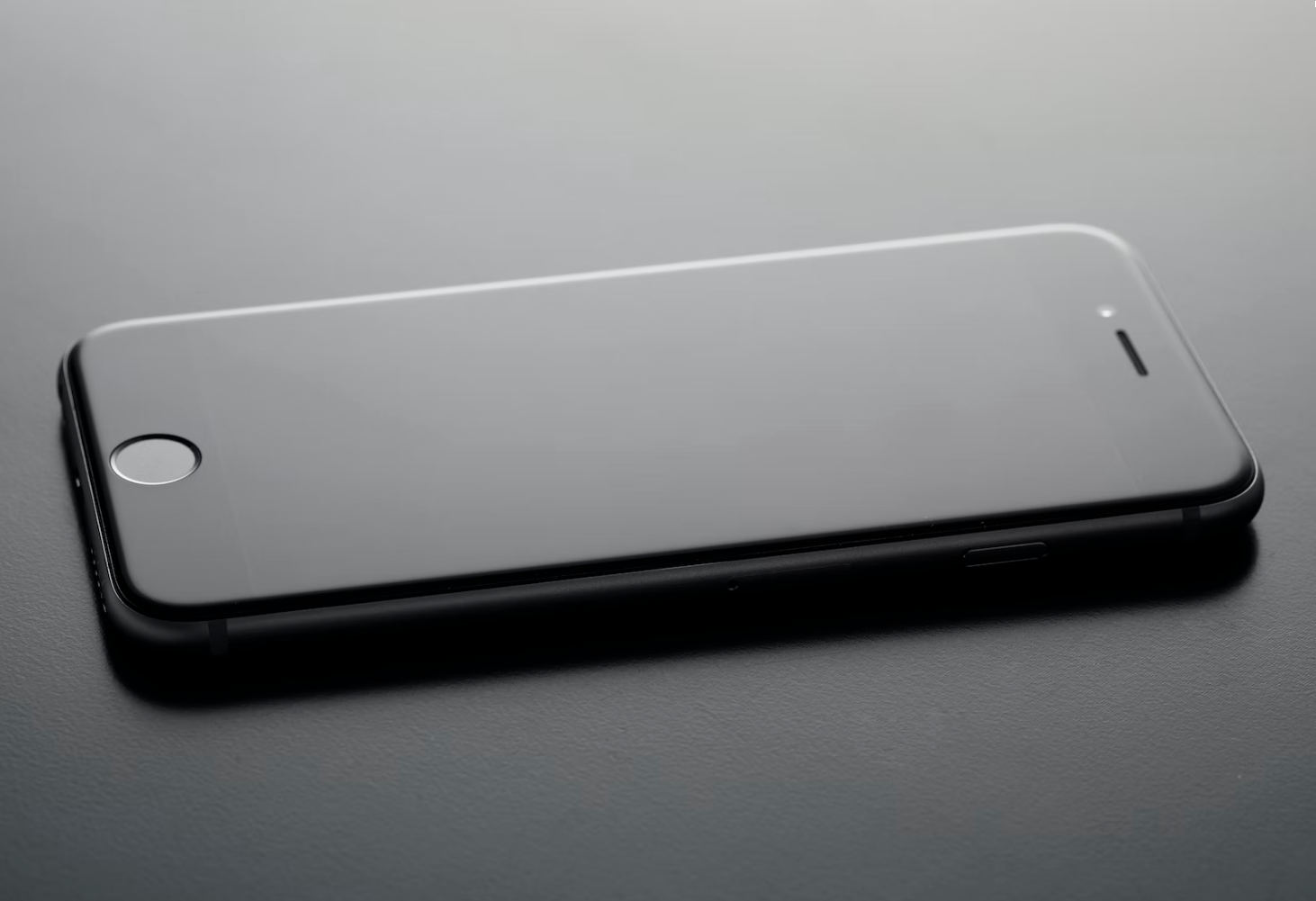 ϢƾΪƻ iPhone SE 4 ṩ OLED ʾ