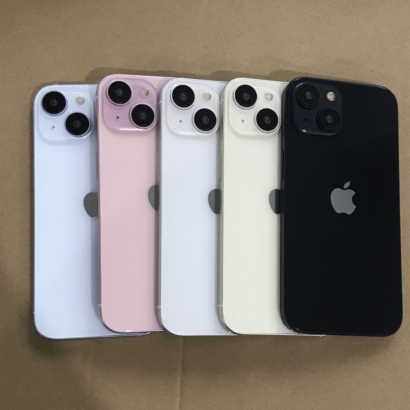 ƻ iPhone 15 / Pro ģչʾԤƽṩ 5 ֺ 4 ɫ