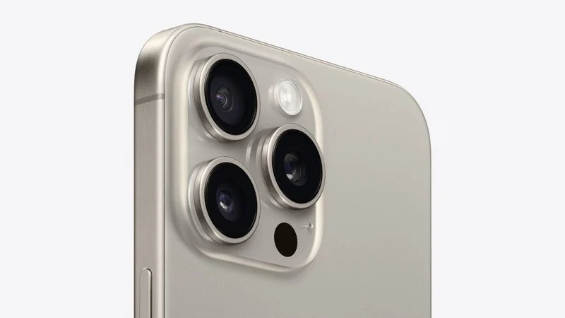 苹果 iPhone 15 Pro Max 独占全新长焦镜头，支持 5 倍光学变焦及 25 倍数码变焦插图