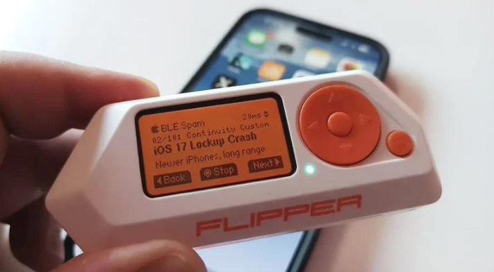 ƻ iOS 17.2 Ч iPhone  Flipper Zero 